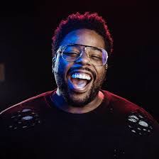 Dee Wilson's Instagram, Twitter & Facebook