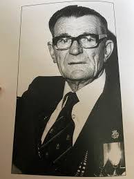 Lynn Mckellar's Instagram, Twitter & Facebook