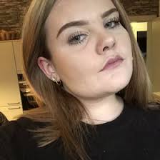 Larissa Lang (larissalang135)