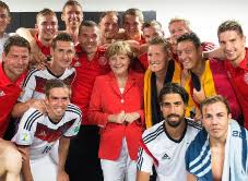 Het duitse voetbalelftal is een team dat je nooit mag onderschatten. Duitsland Wereldkampioen Na Spannende Finale Duitsland Instituut