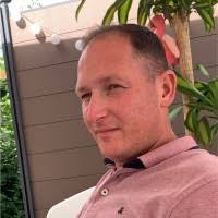 100+ profilů „Volpp“