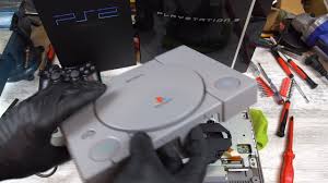 Mir san a bissl älter wurn, aber jünger innendrin. Wie Sieht Eine Playstation 1 1994 Von Innen Aus Was Ist Drin What S Inside Playstation 1 Youtube