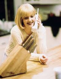 She was originally cast as sidney prescott in the film, but drew decided that she wanted the role of casey instead. Casey Becker Drew Barrymore Costume Living It Up With Laurel