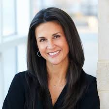 Caroline Alfaro, how lucky am I to have YOU as the best real-time,  real-life resource for all things customer-first and brand-forward at DSW?! 