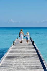 Maldives is blessed with magical and breathtaking displays of sunsets and sunrise. Malediven Mit Kindern Ist Das Uberhaupt Eine Gute Idee Sarahplusdrei