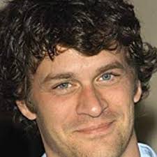 Tom Everett Scott: Clothes, Outfits, Brands, Style and Looks