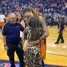 Wnba superstar brittney griner is going to be a mom. Mercury Brittney Griner Shuts The 3 Point Conversion
