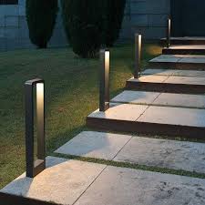 Lampe Design Das Metal Exterieur Gris Led 5w Lcm04406 Laurie Lumiere Luminaire Exterieur Design Eclairage Exterieur Luminaires Jardin