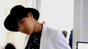 Gif que hice para el sidebar de mi tumblr. Funny Gifs Jhope Gif Vsgif Com