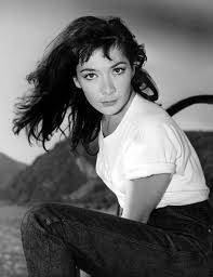 From Marlon Brando To Kendall Jenner 27 Of The Best Classic White T Shirts Ever Juliette Greco White Tshirt Marlon Brando