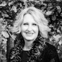 Eva Ramsey's Instagram, Twitter & Facebook