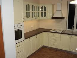 Mobila bucatarie pe colt la cel mai bun pret, oferim transportul gratuit. MobilÄƒ BucÄƒtÄƒrie Pe ColÈ› ClasicÄƒ Model Antic