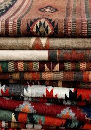 Tapis Aussi A La Maison Du Tapis Rouen Southwest Decor Indian Blankets Rugs
