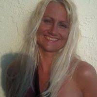 Vicki Sumlin's Instagram, Twitter & Facebook