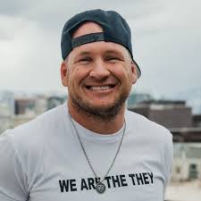 There is power in proximity. There are really only 3 ways to upgrade your  life... Change the places you go, the things you consume or read and the  people you spend your