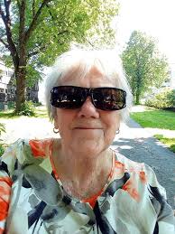 Today is my mother's birthday!! I dag har verdens kuleste, herligste,  snilleste, strengeste, vimsete, organiserte, nærmeste og lengst unna mamma,  Bursdag. Gratulerer med dagen, Ellen Næss. (Til mine følgere, send henne  gjerne