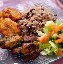 Le Fameux Griot Haitien La Cuisine Haitienne Riche En Saveurs Gourmandes Et Epicees Merite Vraiment D Etre Cuisine Antillaise Cuisine Haitienne Plat Haitien
