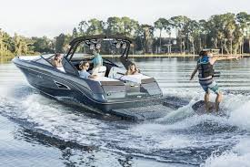 Sea Ray Annonce Imminente D Un Repreneur Pour Les Bateaux Du Groupe Brunswick Nautisme Bateau Bateaux