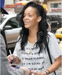 Robyn fenty, robyn rihanna fenty. 10 Pictures Of Rihanna Without Makeup Rihanna Rihanna Kleid Make Up