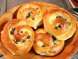 Escargots Brioches A La Creme Patissiere Et Pepites De Chocolat Creme Patissiere Pepite Chocolat Patissiere