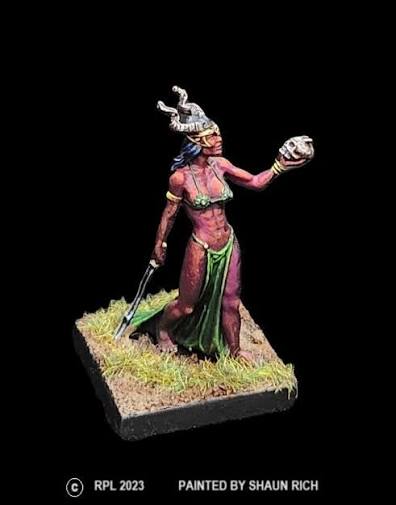52-9001: Female Necromancer with Skull – Ral Partha Legacy