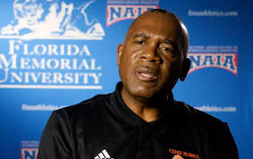 IN THE DEN: Tim Harris (National Signing Day)