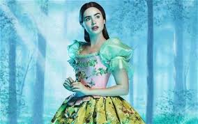 「ビョークのスワンドレス」の画像検索結果