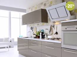 On définit la cuisine noire et blanche comme cuisine pleine de caractère lorsqu'elle prend place dans un lieu au style industriel. Cuisine Fly Blanche Taupe Et Rouge A Prix Canon