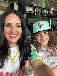 Michelle Petry's Instagram, Twitter & Facebook