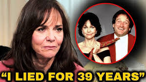 Miles Goosens's Instagram, Twitter & Facebook