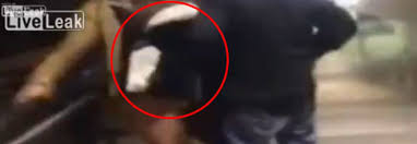 Igli tare e i suoi cani aggrediti da un pitbull sbranata la sua barboncina. Coppia Sorpresa A Fare Sesso In Metropolitana Nel Video Choc La Donna Ha In Braccio Un Bimbo Il Mattino It