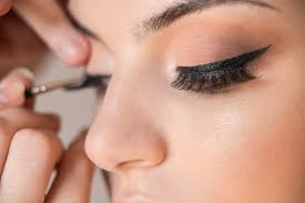 Some false eyelashes come in strips that are applied across the entire eye, while others come in small sections which are applied individually. How To Put On Fake Eyelashes In 5 Easy Steps Teen Vogue