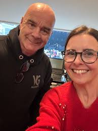 🇮🇲 𝗙𝗿𝗼𝗺 𝗮 𝗚𝗿𝗮𝗱𝘂𝗮𝘁𝗲 𝗙𝗮𝗶𝗿 𝘁𝗼 𝗵𝗼𝘀𝘁𝗶𝗻𝗴 𝗮  𝗚𝗹𝗼𝗯𝗮𝗹 𝗦𝘂𝗽𝗲𝗿𝘀𝘁𝗮𝗿… 𝘁𝗵𝗲 𝗩𝗶𝗹𝗹𝗮 𝗠𝗮𝗿𝗶𝗻𝗮 𝗵𝗮𝘀 𝗶𝘁  𝗮𝗹𝗹! 🇮🇲 Tonight I attended the Gary Barlow: Songbook Tour at the  VillaGaiety Royal Hall. 𝗪𝗵𝗮𝘁 𝗮