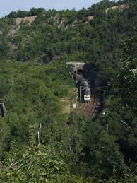 Vyzvali, ať sami horolezci tyto tréninkové cesty odstraní. Bila Skala V Libni Lezeni Po Hnede Skale Nad Modrou Vltavou Horydoly Cz Outdoor Generation