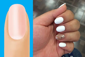 The most common oval acrylic nails material is plastic. Oval Short White Acrylic Nails Nail And Manicure Trends