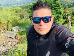 Alvin Fowler's Instagram, Twitter & Facebook