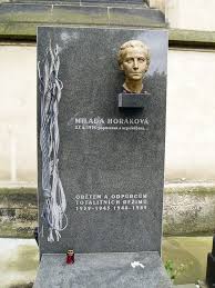 Strany, která mimochodem stále sedí v parlamentu. Vysehrad Tady Odpocivaji Nejvetsi Velikani Ceska Blesk Cz