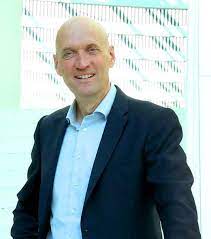 He was appointed as a member of the executive board on 1 december 2012 and has chaired the board since 15 march 2013. Bij Uitbraak Coronavirus Mogelijk Extra Bedden In Oude Erasmus Mc Rotterdam Ad Nl