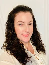 Lisa Penny's Instagram, Twitter & Facebook