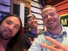 Orangetheory friends, Rough Mudder racers, and good friends handing out.  ❤️💪🍑