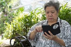 Free cell phones for the senior and disabled are different from the normal free cell phone. 6 111 Elderly People Using Phone Photos Free Royalty Free Stock Photos From Dreamstime