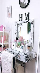 A barstool vanity table via a vanity table doesn't have to be something super expensive. Nak Hias Bilik Tidur Tak Payah Guna Barang Mahal Pun Janji Kemas Mingguan Wanita