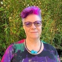 Penelope Cash's Instagram, Twitter & Facebook