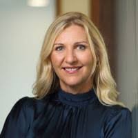 Vicki Ogle's Instagram, Twitter & Facebook