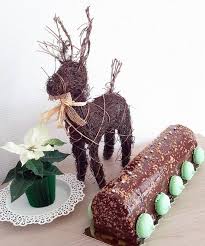 Insta Dans La Cuisine De Danae Nouvelle Realisation De Buche Fait Maison Composee D Un Cr Mousse Au Chocolat Chocolat Au Lait