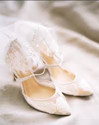 Ivory Lace Wedding Shoes In 2020 Wedding Shoes Lace Wedding Shoes Ivory Wedding Shoes