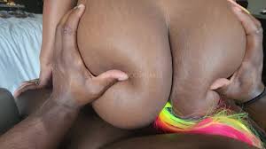 SEXY BUBBLE BOOTY SLIM THICK THOT FROM FESTIVAL TWERKING & TEASING! (Bonus  Footage!)