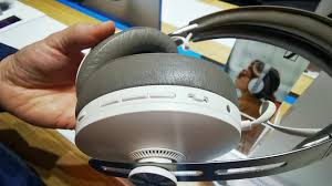 Momentum 3 is a headphone with a lot of life and a powerful impact, a nice amount of reach in the. Sennheiser Momentum Wireless 3 Headphones Of 2019 Youtube
