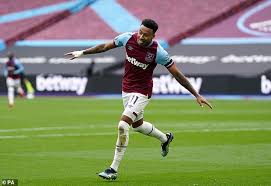 Lingard, 28, revived his career during a loan spell at west ham in the second half of last season. I Used To Dance Like That After A Bacardi And Coke Roy Keane Unimpressed By Lingard Celebration Daily Mail Online