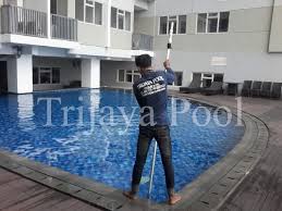 Untuk klasifikasi perawatan kolam renang ini kami kami membagi menjadi 2 bagian jasa perawatan diantaranya yaitu: Jasa Perawatan Kolam Renang Cilengsi Trijaya Pool Kontraktor Kolam Renang